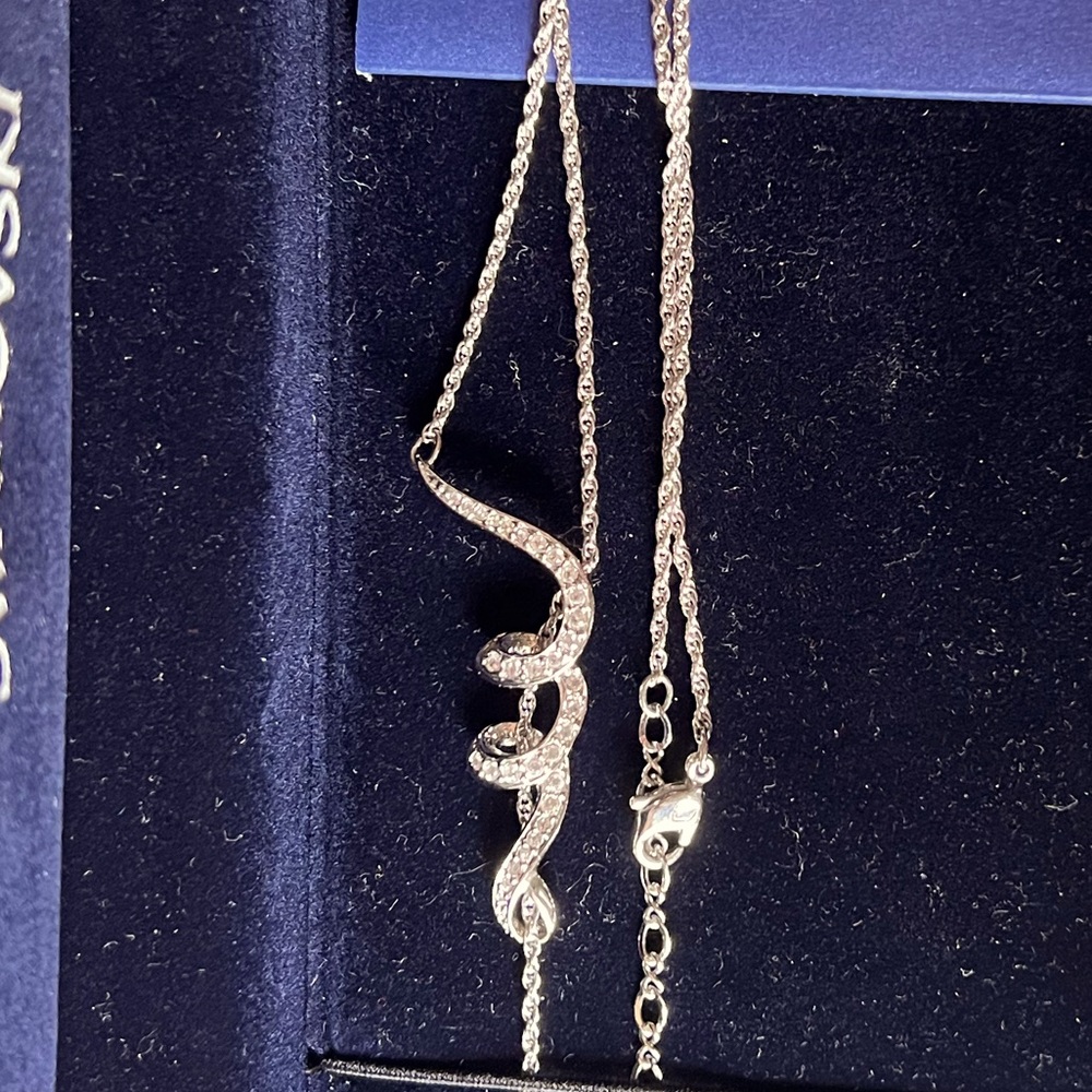 Twist necklace